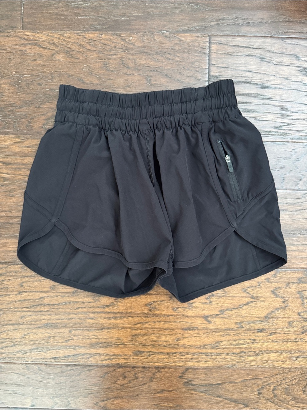 Lululemon Women’s Black Active Running Shorts with Zip Pocket sz 4